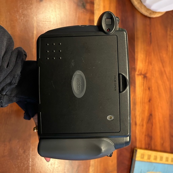 Fujifilm Instax 210 Film Camera - Picture 4 of 4
